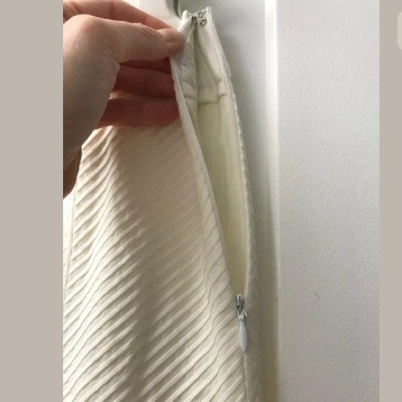 Ann Taylor Petites A-Line Textured V-Lined Skirt - Picture 3 of 8